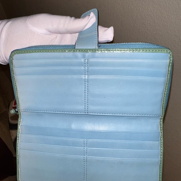 HARD TO FIND COACH SIGNATURE MULTI COLOR ZIP AROUND WALLET - Picture 4 of 9